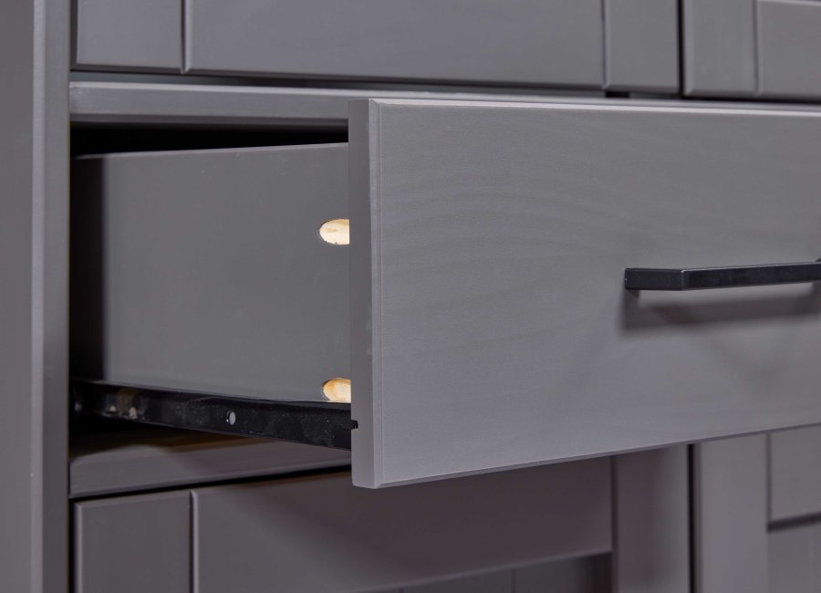 NORDIC LIVING COLLECTION  Massiv furu-vitrinskap i landlig stil med 4 d�rer og 2 skuffer i gr� eikelakk