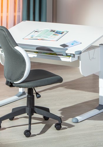 NORDIC LIVING COLLECTION  Jessi svingstol, m�rkegr�/hvit, med svingbart sete, 5 lastavhengige bremsede sikkerhetshjul og trinnl�s h�ydejustering