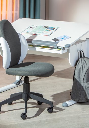 NORDIC LIVING COLLECTION  Jessi svingstol, m�rkegr�/hvit, med svingbart sete, 5 lastavhengige bremsede sikkerhetshjul og trinnl�s h�ydejustering