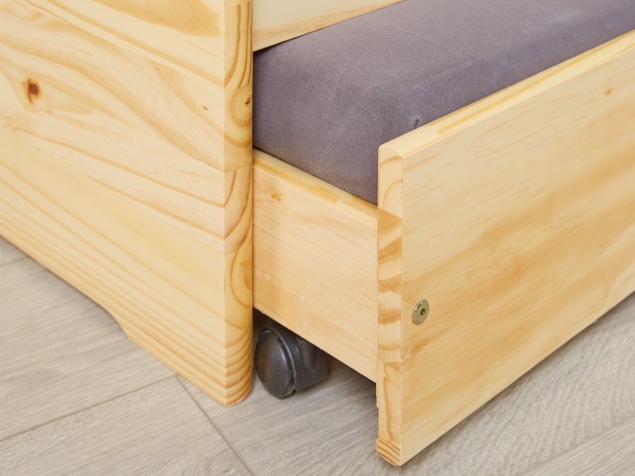 NORDIC LIVING COLLECTION 3-i-1 funksjonssofa Lotar 90x200 laget av heltre i naturlig lakk med 3 liggeflater inkludert lamellbunn