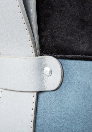 NORDIC LIVING COLLECTION Osane pall i svart sammet med PU-handtag, f�rvaringsutrymme och b�rrem i konstl�der