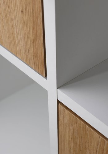 NORDIC LIVING COLLECTION Pepeto 2T frittst�ende hylle i h�ndlaget eik/hvit med 2 rom og 2 d�rer