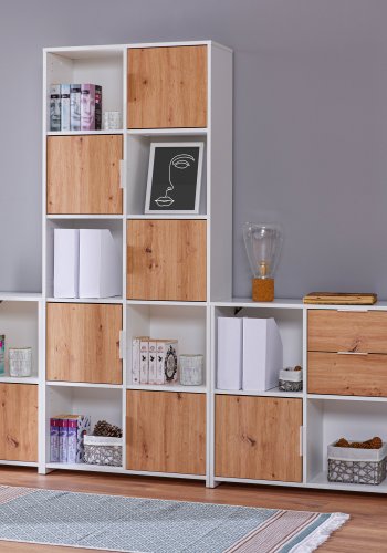 NORDIC LIVING COLLECTION Pepeto 2T frittst�ende hylle i h�ndlaget eik/hvit med 2 rom og 2 d�rer