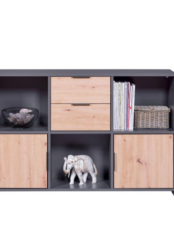 NORDIC LIVING COLLECTION Pepeto kommode med 2 d�rer, 2 skuffer og 3 rom, h�ndlaget eik/antrasitt