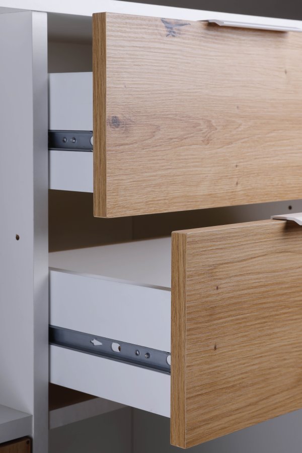 NORDIC LIVING COLLECTION Pepeto 2T2S kommode i h�ndlaget eik/hvit med 3 rom og 3 d�rer
