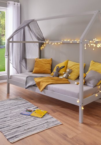 NORDIC LIVING COLLECTION Sun Road husseng � den perfekte soveplassen for barn p� barnerommet laget av heltre furu.