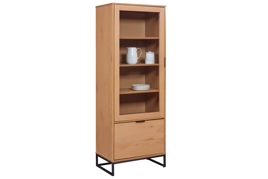 NORDIC LIVING COLLECTION Moderne veggskap i heltre furu, lakkert i Oak Colori. Stabil base takket v�re en svart metallramme, h�ndtak i svart metall av h�y kvalitet, god oppbevaringsplass med en skuff. Tre hyller og en d�r med glassinnsats.