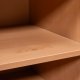 NORDIC LIVING COLLECTION Moderne veggskap i heltre furu, lakkert i Oak Colori. Stabil base takket v�re en svart metallramme, h�ndtak i svart metall av h�y kvalitet, god oppbevaringsplass med en skuff. Tre hyller og en d�r med glassinnsats.