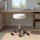 NORDIC LIVING COLLECTION  Asra snurrstol i vitt med 5 s&auml;kerhetshjul, stegl&ouml;st h&ouml;jdjusterbar via gaslyft och en 360&deg; roterande sits.