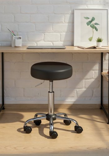 NORDIC LIVING COLLECTION  Asra snurrstol i svart med 5 s&auml;kerhetshjul, stegl&ouml;st h&ouml;jdjusterbar via gaslyft och en 360&deg; roterande sits.
