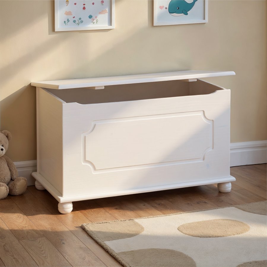 NORDIC LIVING COLLECTION Emel kommode i heltre, hvitlakkert