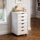 NORDIC LIVING COLLECTION Rullende beholder laget av heltre furu i hvitt med 6 skuffer