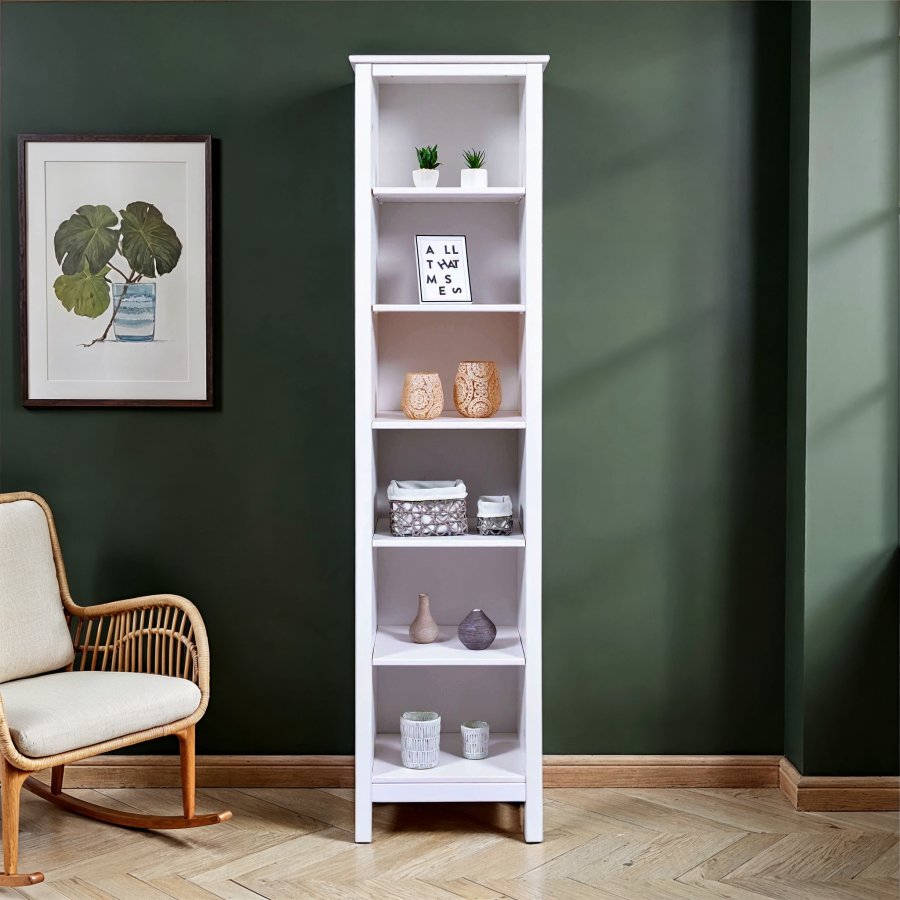 NORDIC LIVING COLLECTION  Massiv furuhylle, st�rrelse L, hvitlakkert, med 5 hyller. Totalm�l: 50 x 40 x 197 cm.