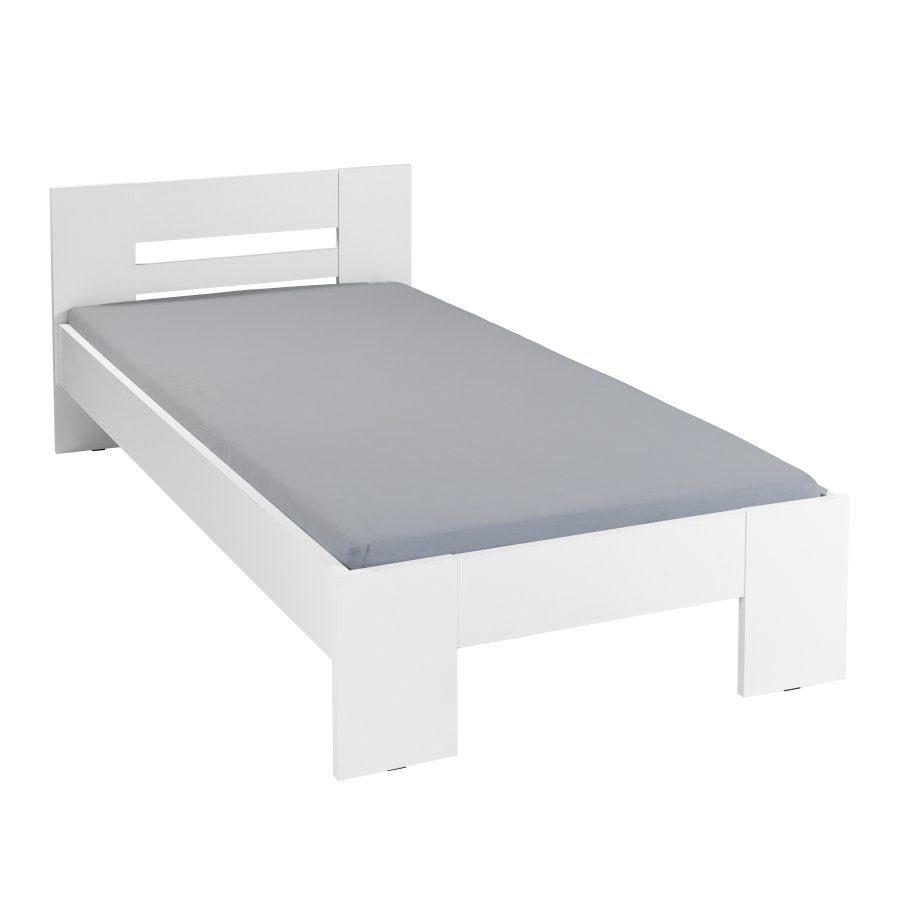NORDIC LIVING COLLECTION Inter Link-sengen Annik byr p� tidl�s design og h�y funksjonalitet. Med sine sjener�se m�l p� 90 x 200 cm gir den god plass til en avslappende s�vn. Den er laget i elegant hvitt og uten lamellbunn, noe som gir mulighet for individuelt madrassvalg. En stilig og allsidig seng for ethvert soverom.