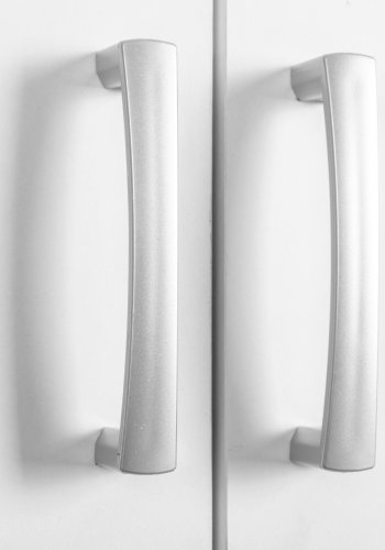 NORDIC LIVING COLLECTION Arconati multifunktionssk�p, 2 d&ouml;rrar, vit, med 2 g�ngj&auml;rnsf&ouml;rsedda d&ouml;rrar som &ouml;ppnas 90&deg;, 1,2 meter, hyllor med en lastkapacitet p� 5 kg.