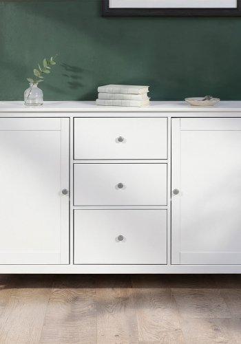 NORDIC LIVING COLLECTION  Byr� i massiv furu, vitlackerad, med 2 d�rrar, 3 l�dor och 4 hyllplan. Totalm�tt: 160 x 39,5 x 96 cm.