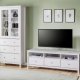 NORDIC LIVING COLLECTION  Vitrineskap i heltre furu, hvitlakkert, med 3 skuffer, 2 d�rer og 2 hyller. Totalm�l: 82 x 40 x 197 cm.