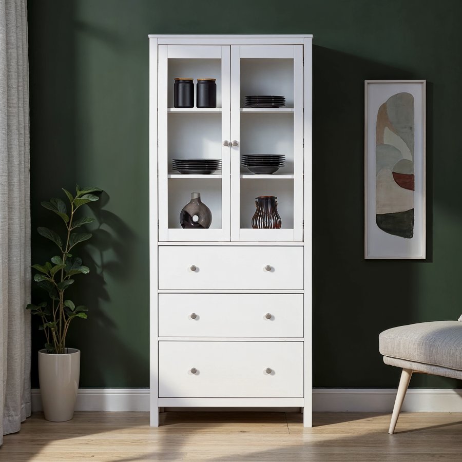 NORDIC LIVING COLLECTION  Vitrineskap i heltre furu, hvitlakkert, med 3 skuffer, 2 d�rer og 2 hyller. Totalm�l: 82 x 40 x 197 cm.