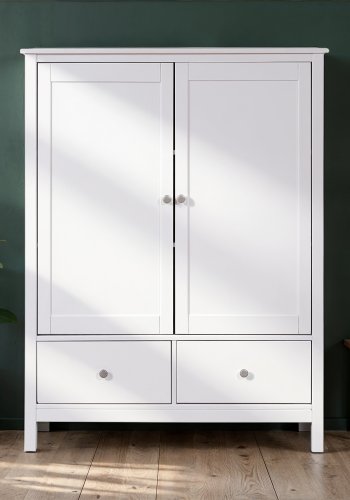 NORDIC LIVING COLLECTION Byr� i massiv furu med 2 l�dor och 2 d�rrar, vitlackerad, totalm�tt 107 x 45 x 140 cm.