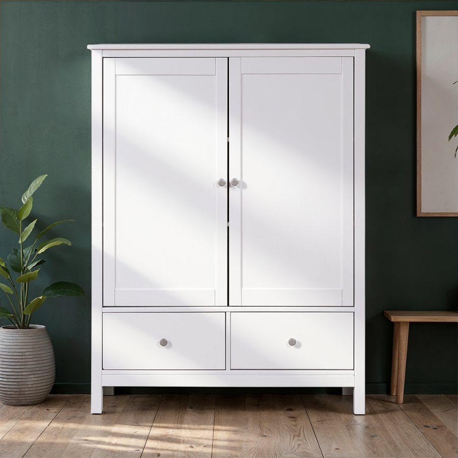 NORDIC LIVING COLLECTION Byr� i massiv furu med 2 l�dor och 2 d�rrar, vitlackerad, totalm�tt 107 x 45 x 140 cm.