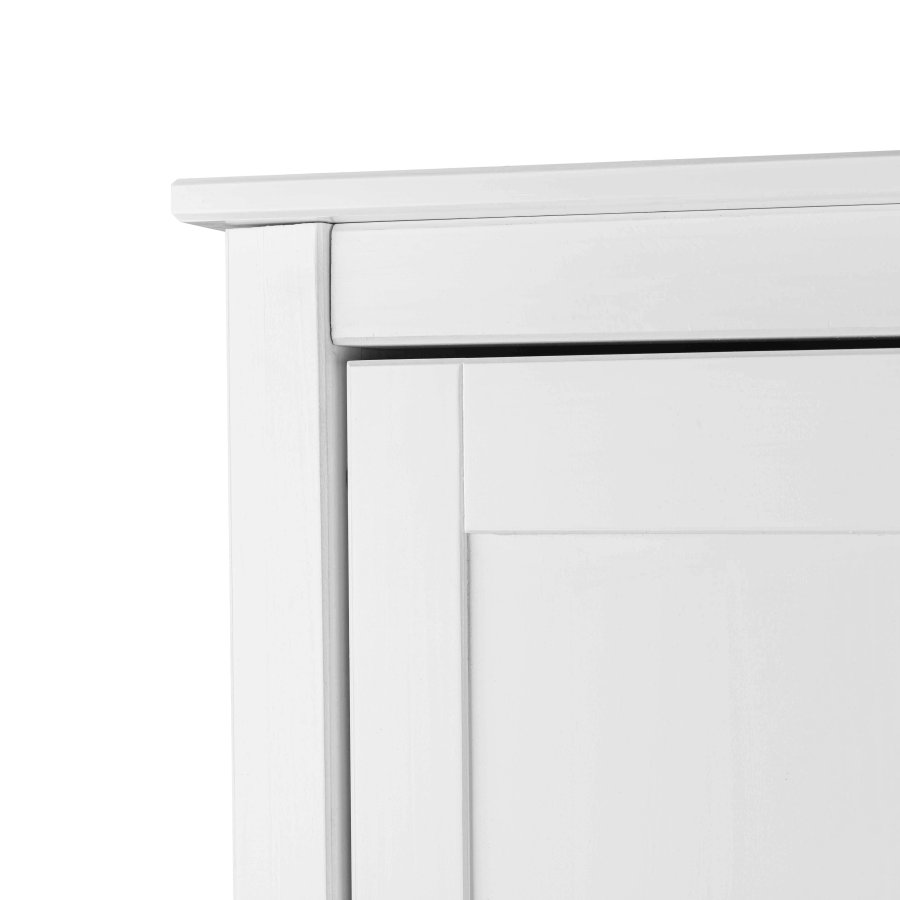 NORDIC LIVING COLLECTION Garderob i massiv furu med 2 d�rrar, vitlackerad, totalm�tt 106 x 60 x 210 cm.