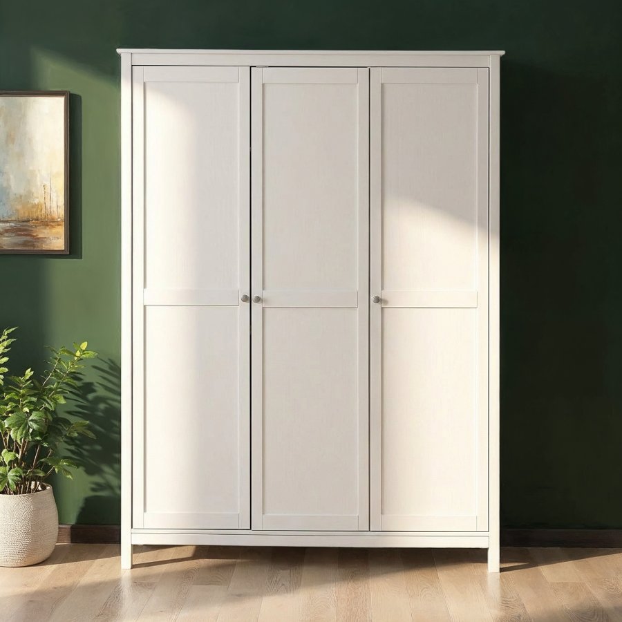 NORDIC LIVING COLLECTION  Garderob i massiv furu med 3 d�rrar, vitlackerad, totalm�tt 155 x 60 x 210 cm.