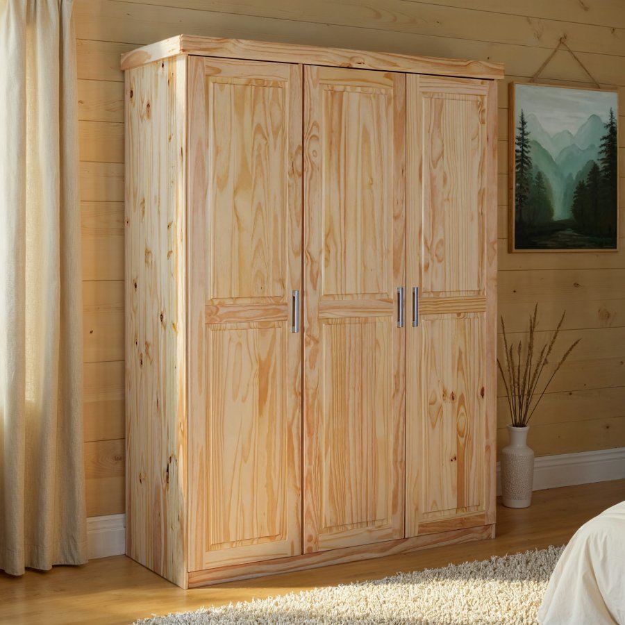 NORDIC LIVING COLLECTION Pelle-skap med 3 d�rer, heltre furu, naturlig utf�relse