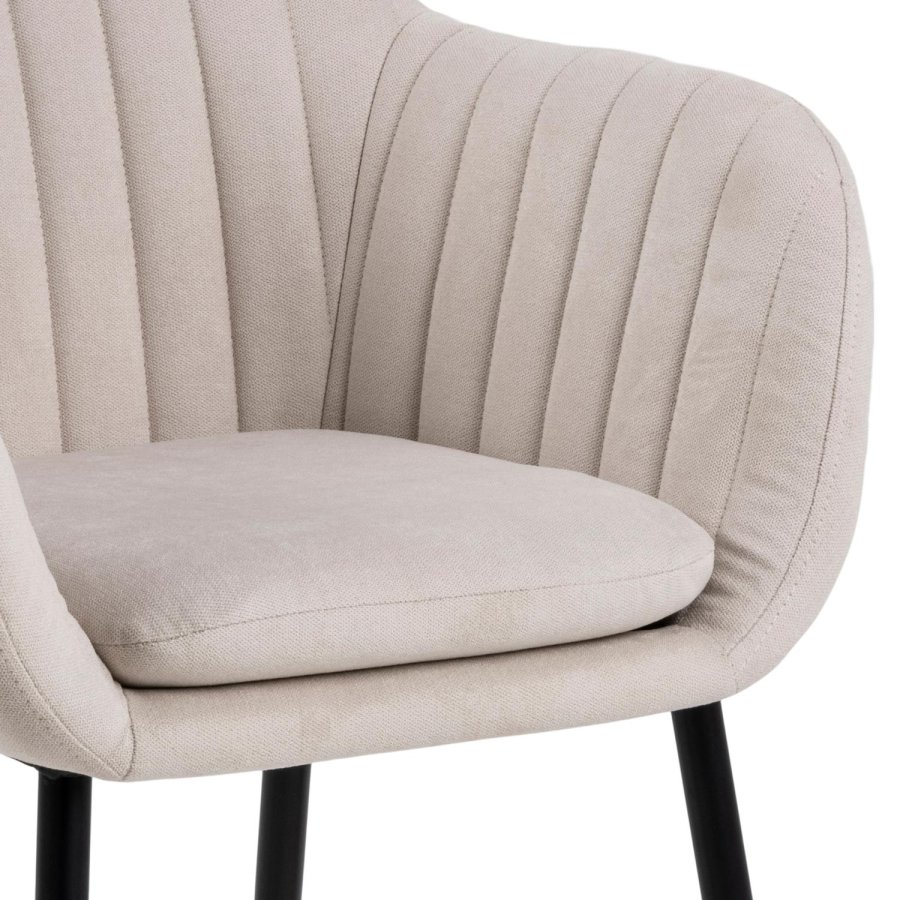 ACT NORDIC Emilia Esszimmerstuhl, mit Armlehnen – Sandstoff und schwarzes Metall