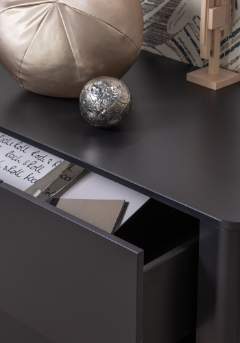 WOOOD Gunnar Skap Med Skuffer Furu Matt Sort [Fsc]