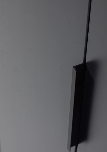 WOOOD Gunnar skap med 2 d�rer, furu, matt svart [Fsc]