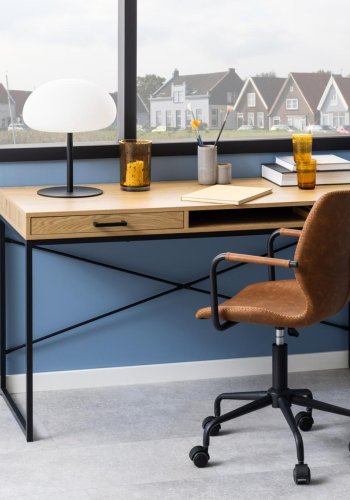 ACT NORDIC Seaford skrivbord, w. 1 fack och 1 lda - naturlig vild ek melamin och svart metall (140x58)