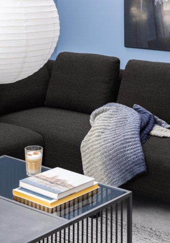 ACT NORDIC Strington Couchtisch, quadratisch – schwarzer Marmor, Melamin/Rauchglas und schwarzes Metall (80 x 80)