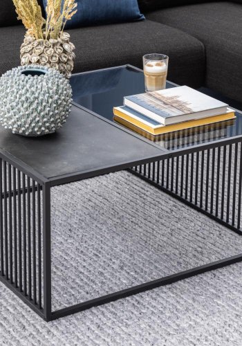 ACT NORDIC Strington Couchtisch, quadratisch – schwarzer Marmor, Melamin/Rauchglas und schwarzes Metall (80 x 80)