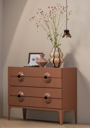 WOOOD Kombinasjonsskap med skuffer eukalyptus tre gammelrosa