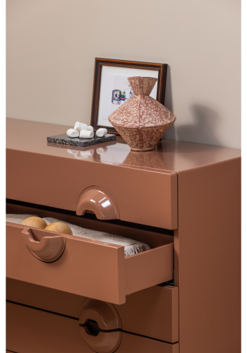 WOOOD Kombinasjonsskap med skuffer eukalyptus tre gammelrosa