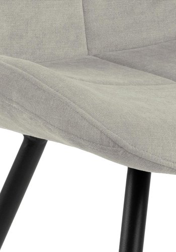 ACT NORDIC Petri Esszimmerstuhl - Sandpolyester und schwarzes Metall