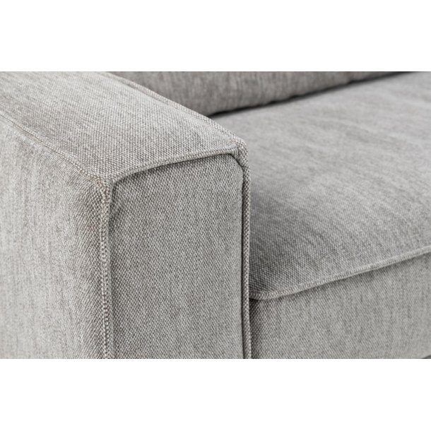 SOFAKONCEPT Cilla hjrnesofa, m. hjre hvilemodul og 5 puder - lysegr stof og sort polypropylen