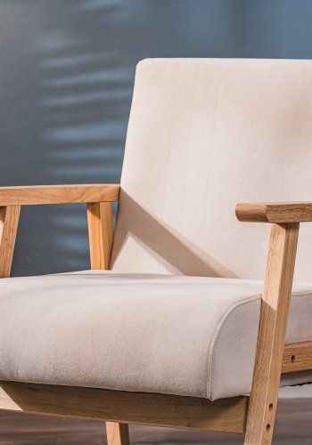 NORDLYS Louis loungestol, med armlener - beige flyel og naturlig bk