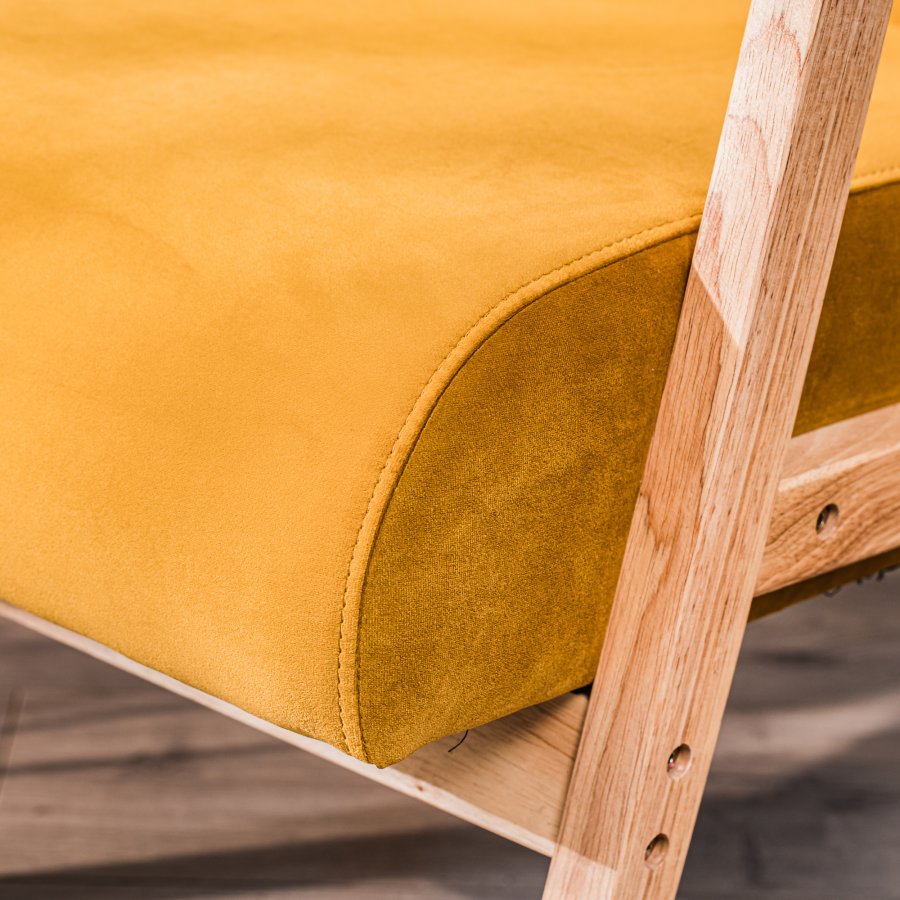 NORDLYS Louis lenestol, med armlener - gul flyel og naturlig bk