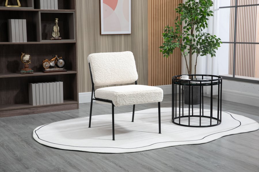 NORDLYS Nairobi lenestol - hvitt stoff og sort metall