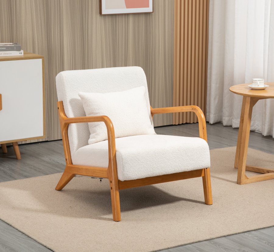 NORDLYS Ohama Loungesessel mit Armlehnen – weißer Stoff und natürliches Kautschukholz