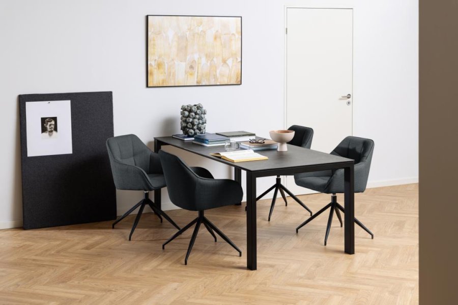 ACT NORDIC Brenda Esszimmerstuhl, mit Armlehnen und Drehfunktion - dunkelgrauer Stoff und schwarzes Metall