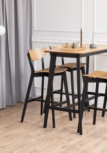 ACT NORDIC Roxby barstol, m. rygln og fodsttte - natur egefinér og sort gummitr