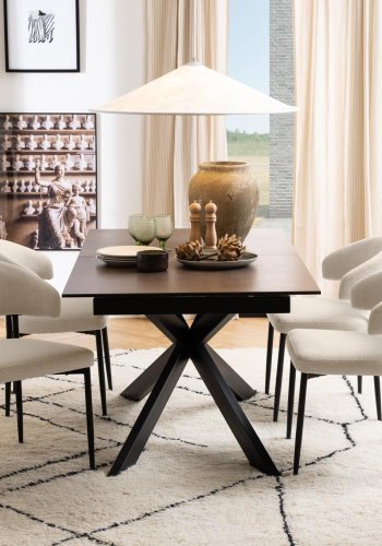 ACT NORDIC Irwine Esstisch, mit 1 Einlegeplatte – rostbraune Keramik/Glas und schwarzer Stahl (168/210x90)