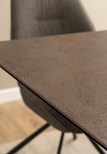 ACT NORDIC Heaven Esstisch, mit 1 Einlegeplatte - rostbraune Keramik/Glas und schwarzer Stahl (200/240x100)