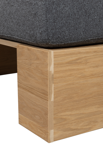 WOOOD EAT UP Väggbänk i naturlig ek med jeansdynor [fsc]