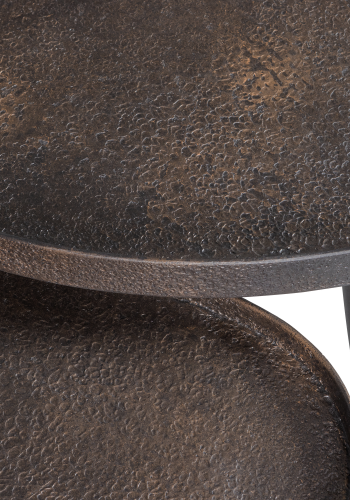 TRÄSET MED 2 - RA SIDOBORD I ANTIK BRONS