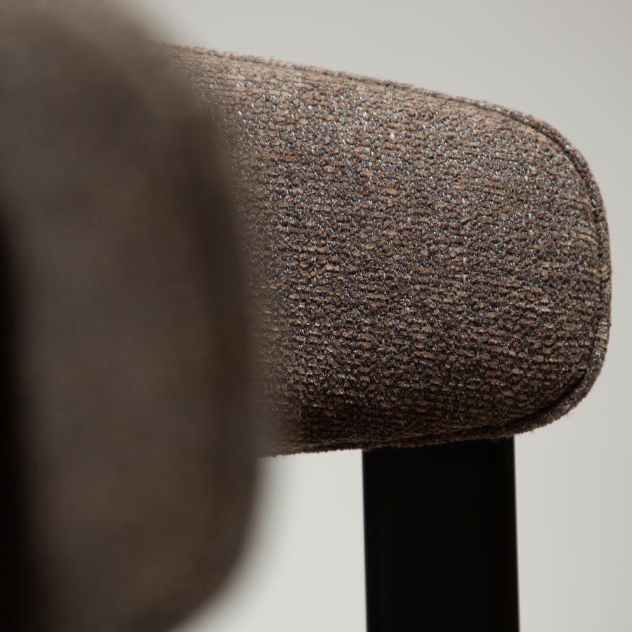 DAN-FORM Duct spisebordsstol, m. arml�n - major brun boucl� stof og sort metal