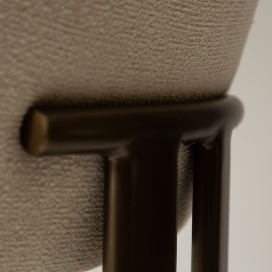 DAN-FORM Duct spisebordsstol, m. arml�n - beige boucl� stof og antik messing metal