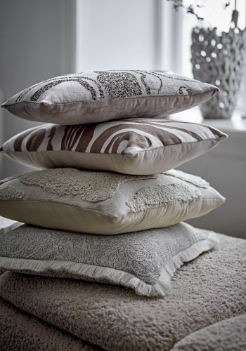 BLOOMINGVILLE Adelona Kissen, Braun, Viskose (L50xB35 cm)